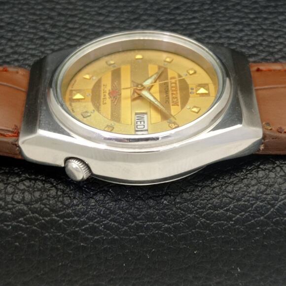Vintage 1985 Citizen Automatic Mens Silver Watch W/daydate & Gold accents - Picture 4 of 7
